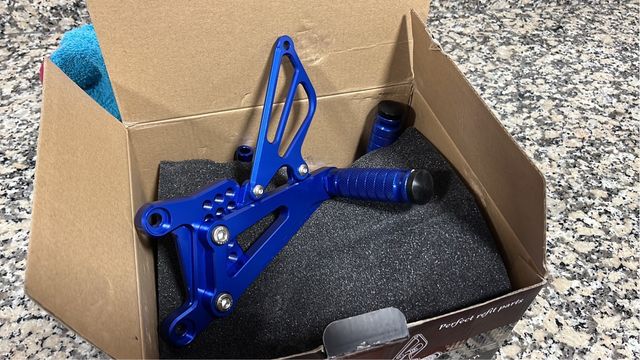 Encoseamentos para os pés Yamaha R1