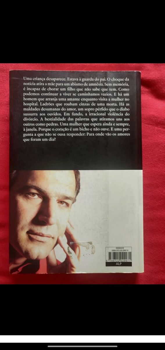 Livro Mulher em Branco de RGC