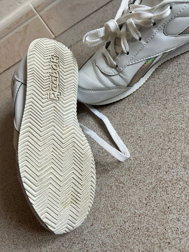 Deportiva Reebok (N. 34)