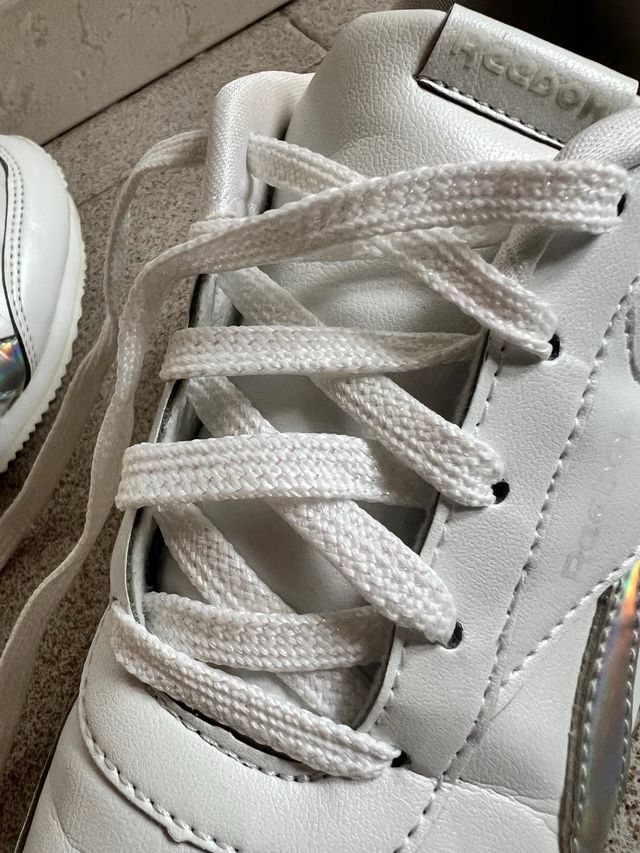 Deportiva Reebok (N. 34)