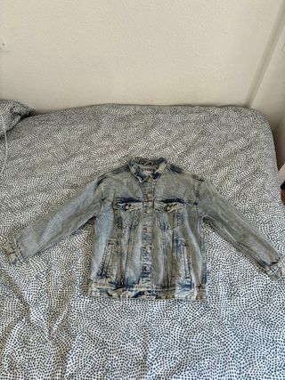 cazadora vaquera oversize bershka