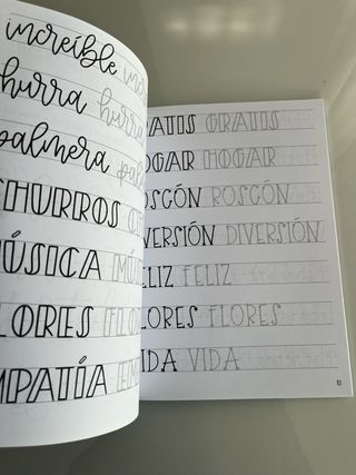 Caligrafía Moderna y Lettering a Mano para Niños