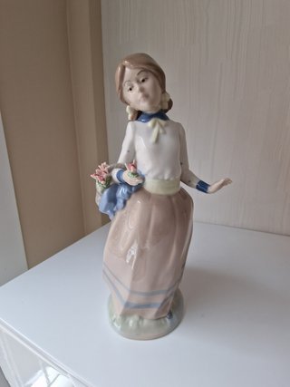 FIGURA TIPO LLADRÓ