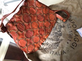 Borsa in pelle Campomaggi, è in Irún.