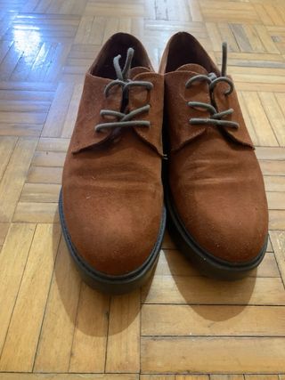 Zapatos con cordones