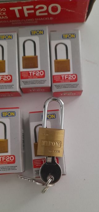 Lote de candados marca TIFON modelo TF20
