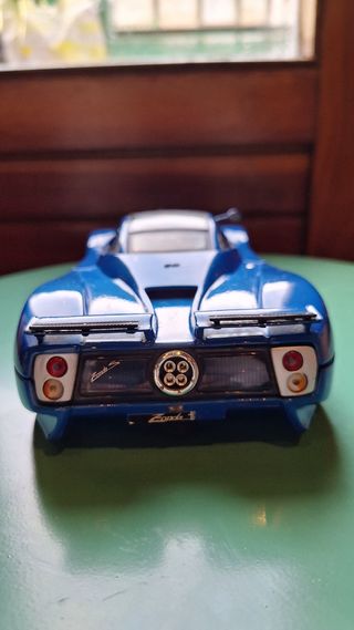 Coches de escala 1/18