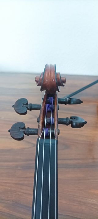 Violín francés.