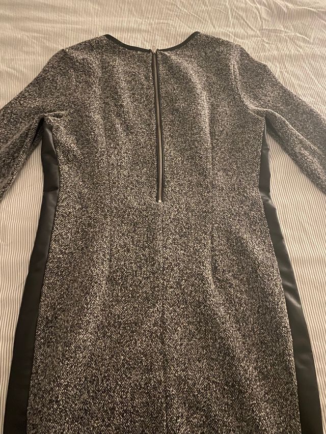 Vestido gris llevado dos veces