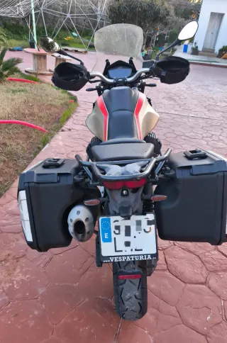 Moto Motoguzzi V85TT Travel.