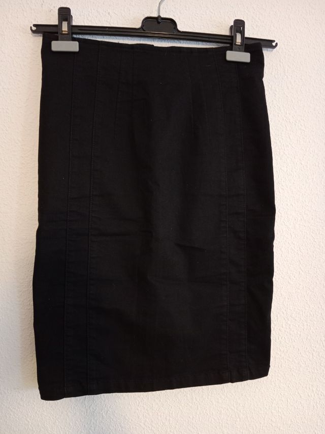 Falda Stradivarius negra larga