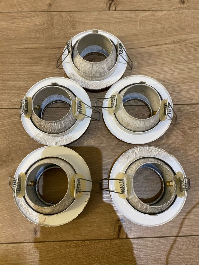 5 Aros basculantes metálicos, granito