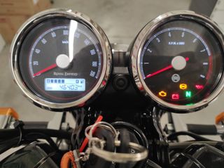 ROYAL ENFIELD Interceptor 650