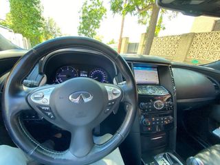 Infiniti QX70 2014