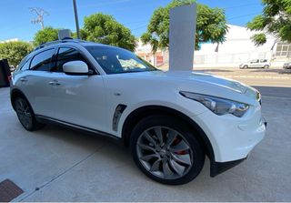 Infiniti QX70 2014