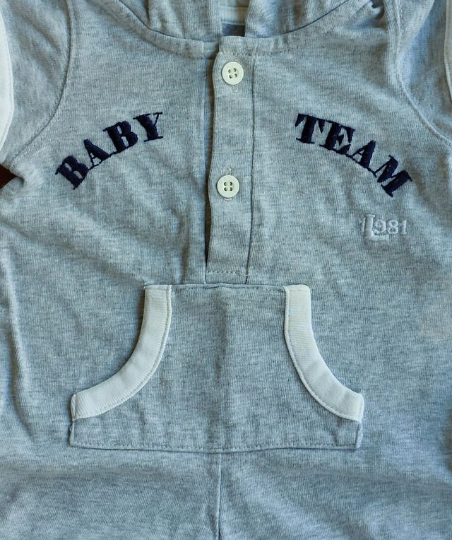 Body Cinzento com Capuz 0-3 meses