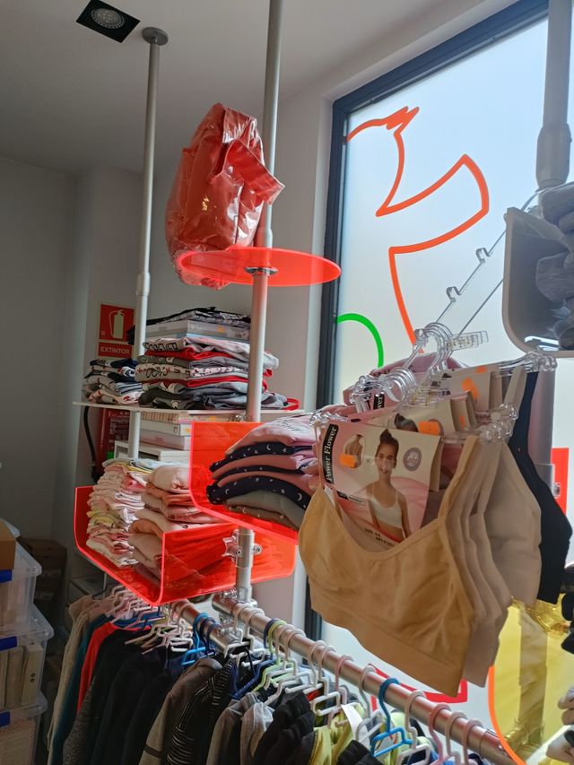 Estantería aluminio y Metacrilato