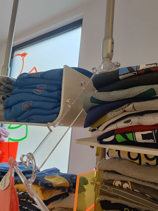 Estantería aluminio y Metacrilato