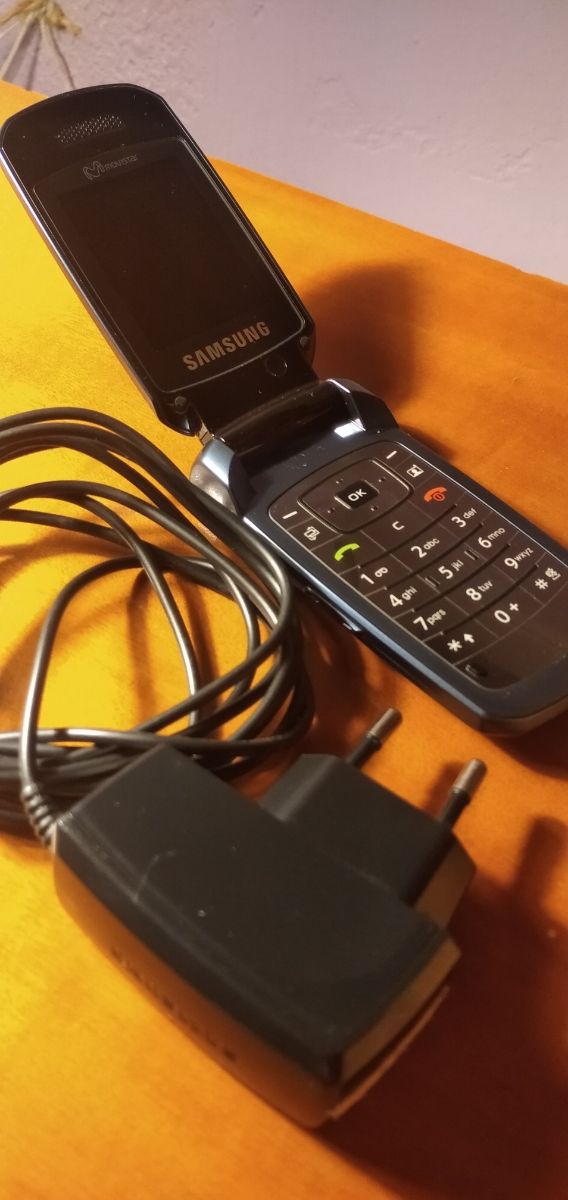Movil Samsung SGH-J400