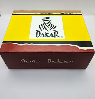 COFRE PARIS DAKAR RENAULT 4L Y 20 TURBO 1/43 NOREV
