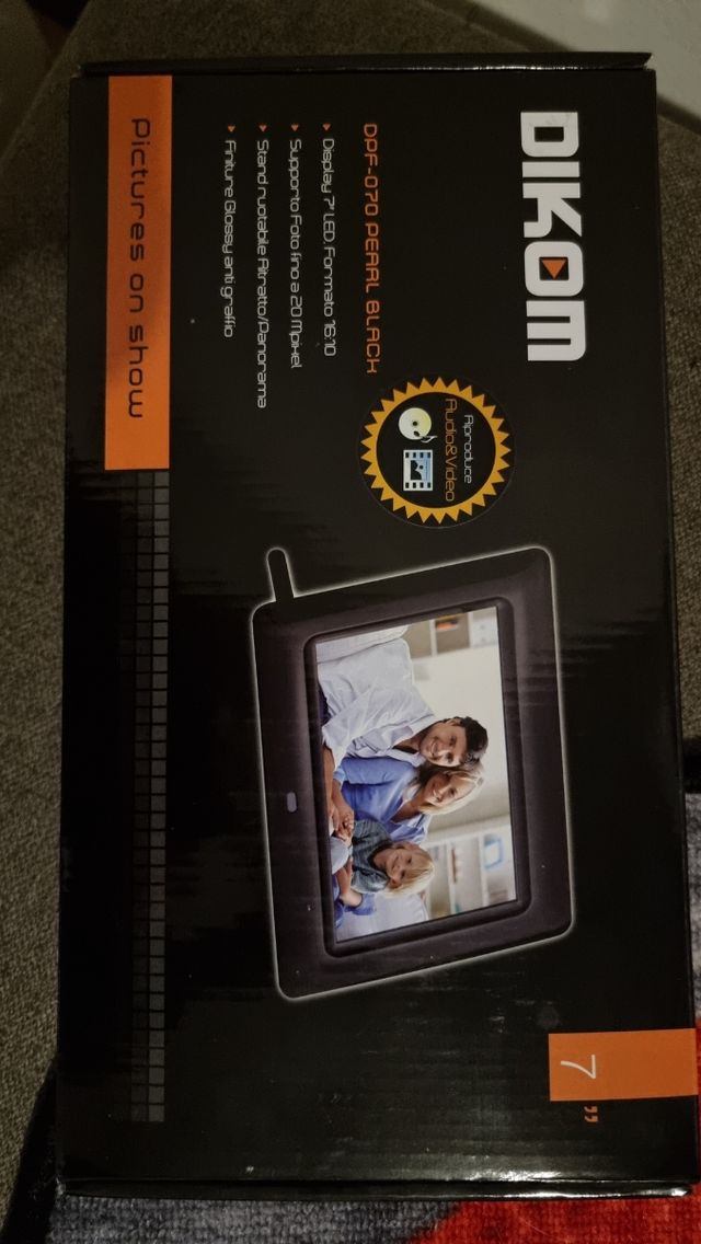 Cornice digitale Dikom