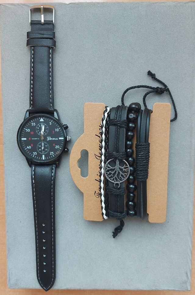 NUEVO Reloj de hombre + pulseras