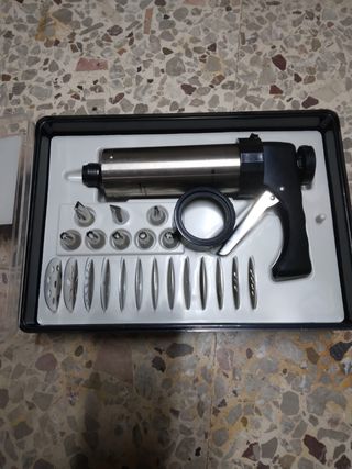 Attrezzi per decorare i dolci 