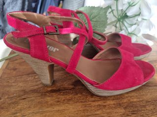 Sandalias tacón color rojo