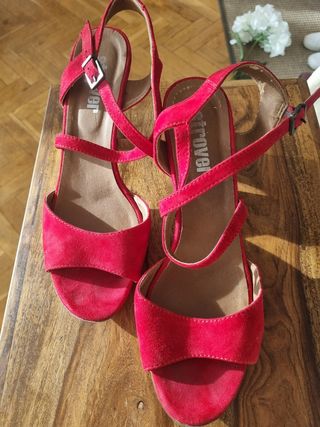 Sandalias tacón color rojo