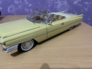 Cadillac Scarface maqueta 1:18