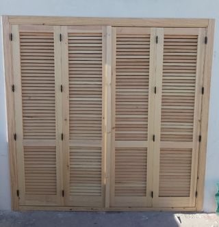 Balconeras y puertas mayorquinas . venecianas