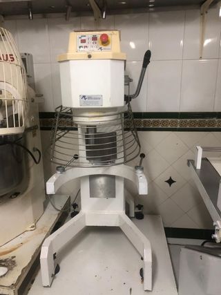 Batidora Planetaria FERNETO y batidores