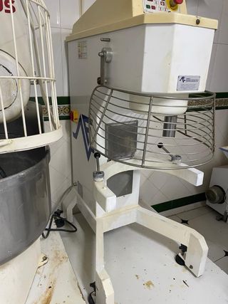 Batidora Planetaria FERNETO y batidores