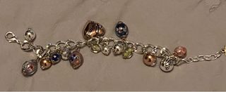 pulsera de colgantes guess