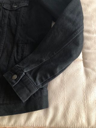 Cazadora negra vaquera Pull&Bear