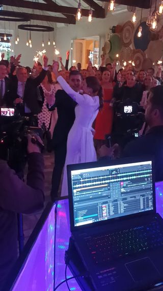 DJ BODAS/COMUNIONES/CUMPLEAÑOS