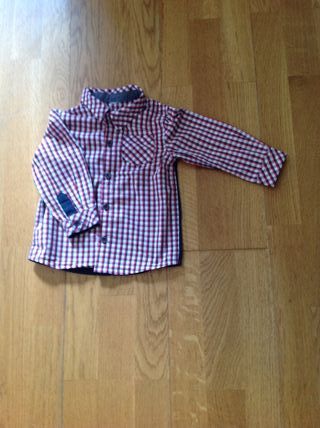 Lote 2 Camisas niño vestir. Talla 86