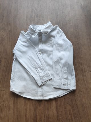 Lote 2 Camisas niño vestir. Talla 86