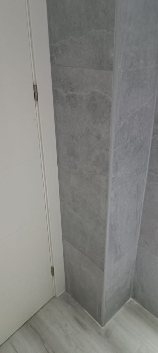 fontaneria, alicatado, pladur, suelos, pintura.