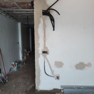 fontaneria, alicatado, pladur, suelos, pintura.