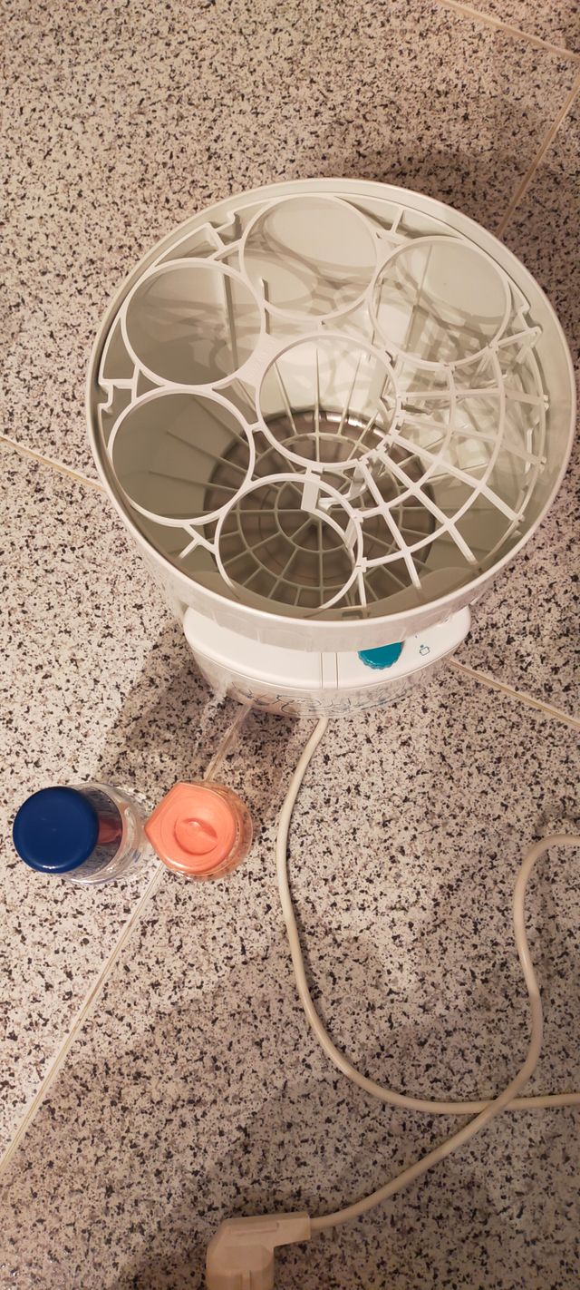 Esterilizador para 1 a 6 biberões mais 2 biberões