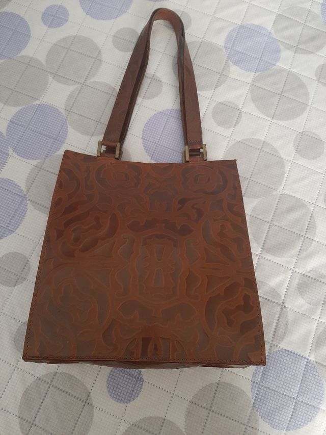 Bolso de piel marron