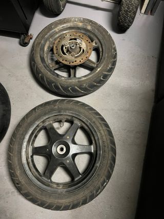 Rueda delantera y traseras