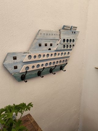Percha de pared artesana original barco