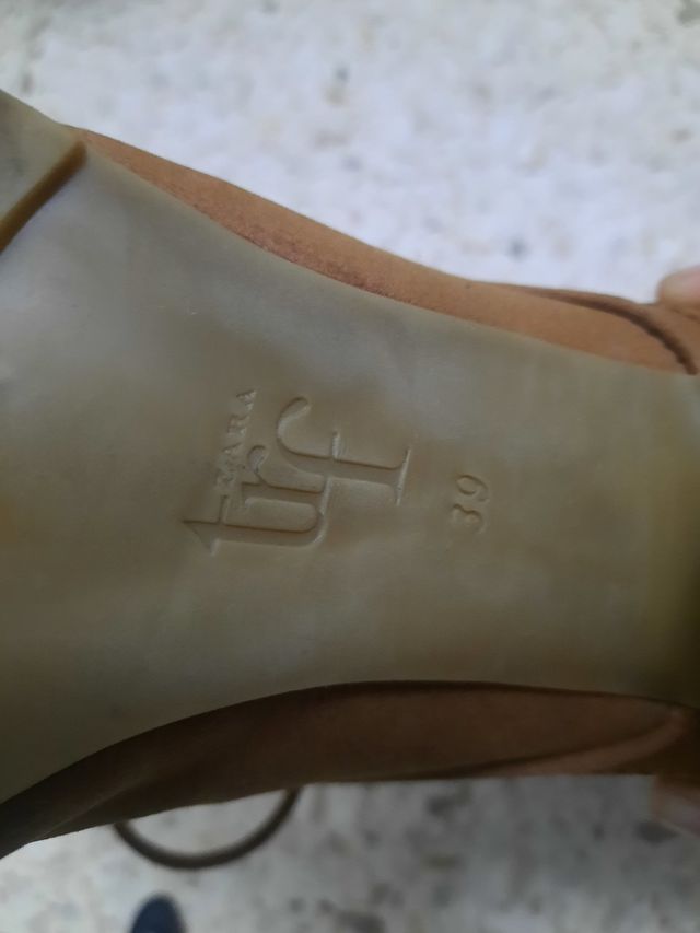 Botas de tacón marrones de Zara