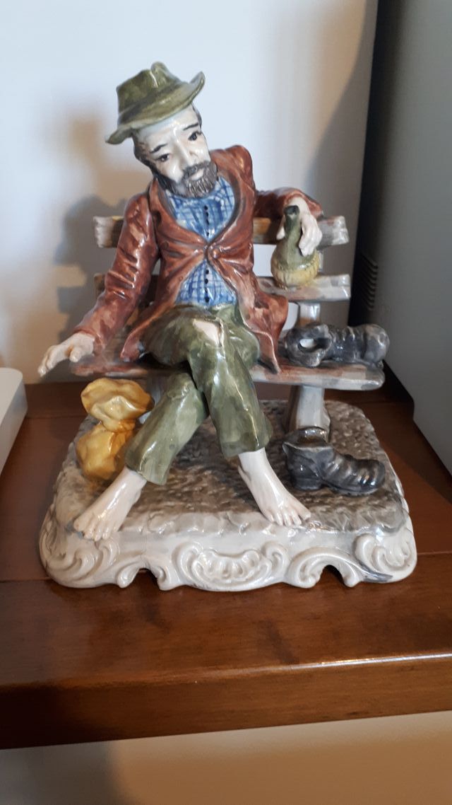 Statuetta senzatetto