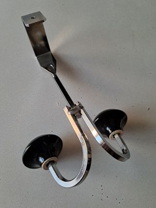 Perchero de metal para puerta