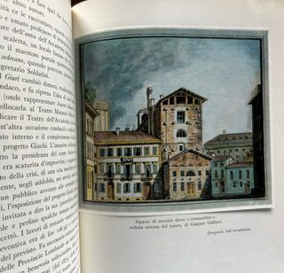 Il nuovo teatro di una accademia milanese