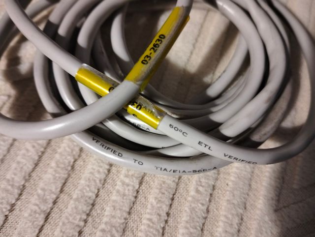 Cable gris Internet