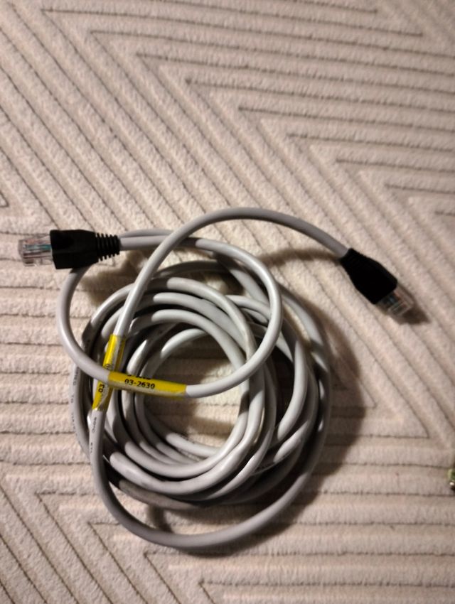 Cable gris Internet